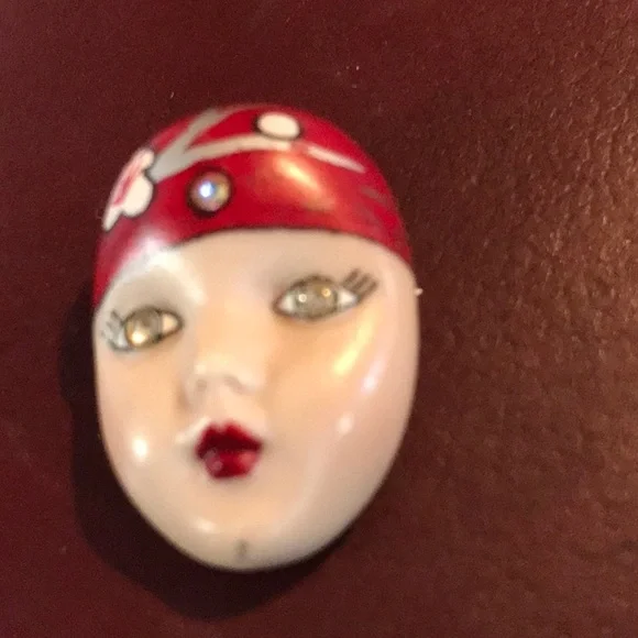 Signed Adagio Face Pin. - Picture 5 of 5